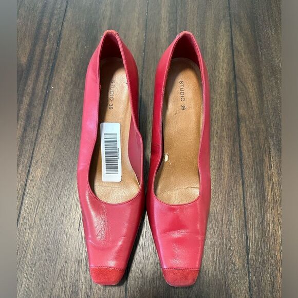 Studio 36 Red pumps size 8 - Picture 1 of 5